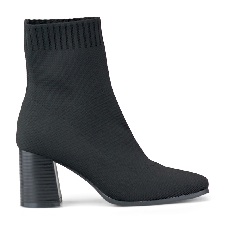 Botas femininas pretas com elástico preto