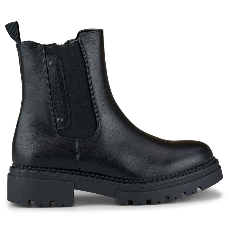 Botas pretas de senhora com sola grossa preto Botas pretas de senhora com sola grossa preto