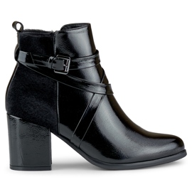Botas femininas pretas elegantes com fecho decorativo preto
