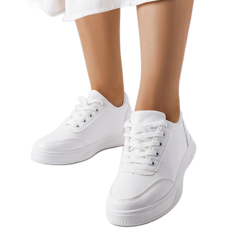 Tênis esportivo branco Donato