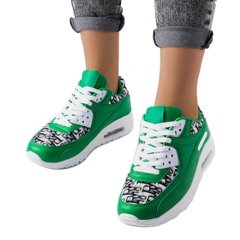 Tênis esportivo verde Brattiro