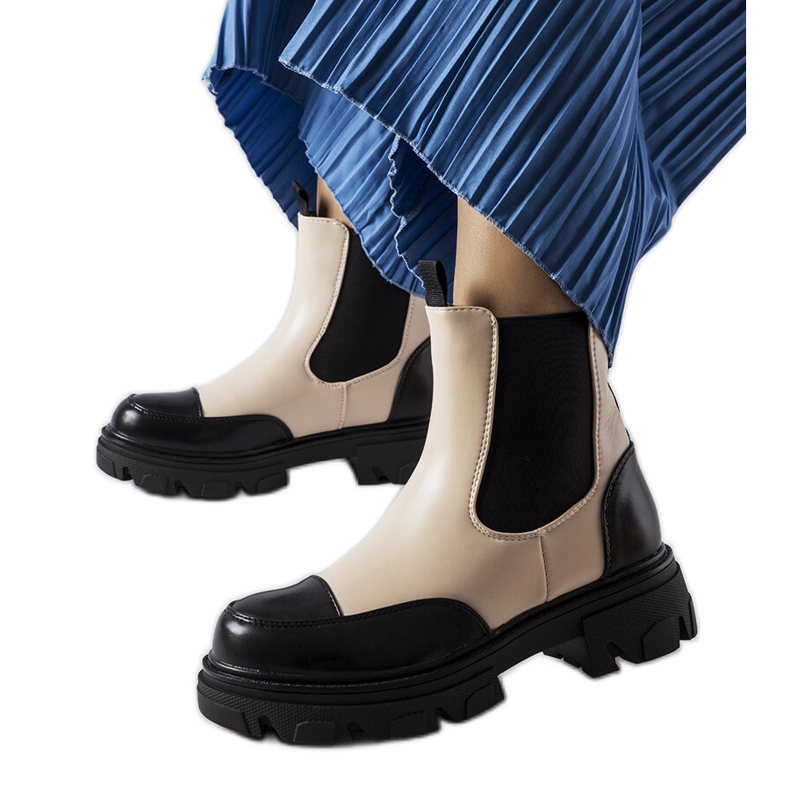 Inna Botas slip-on pretas e bege da Albany