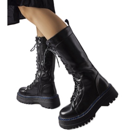 Botas pretas com isolamento na plataforma Hide preto