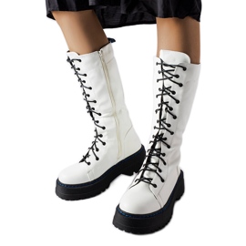 Botas brancas com isolamento na plataforma Hide branco