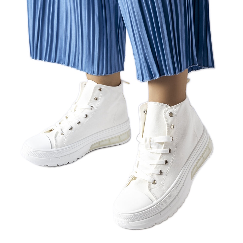 Inna Tênis cano alto branco da Quiet