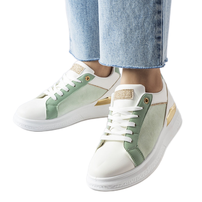 Inna Sapatos brancos e verdes com detalhes dourados da Palais