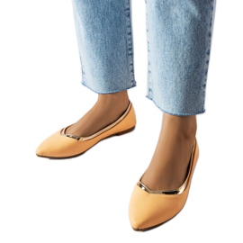 Bailarinas de bico fino laranja, Vittorio