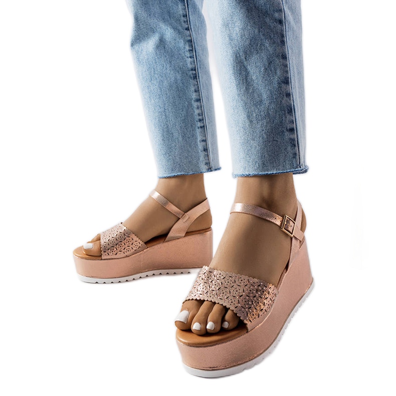 Sandálias plataforma rosa vazadas da Stockton