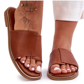 Chinelos femininos de couro Camel Harmony marrom