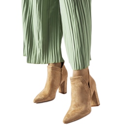 Botins Cammoro em camurça bege Botins Cammoro em camurça bege