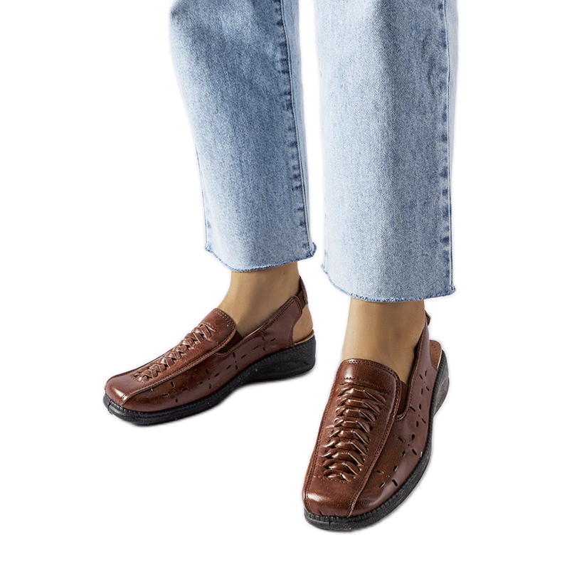 Sandálias marrons vazadas da Glafi castanho