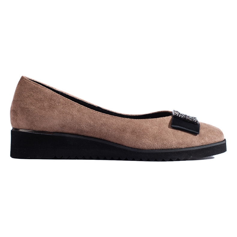 Sapatos de camurça bege escuro com cunha baixa da Shelovet