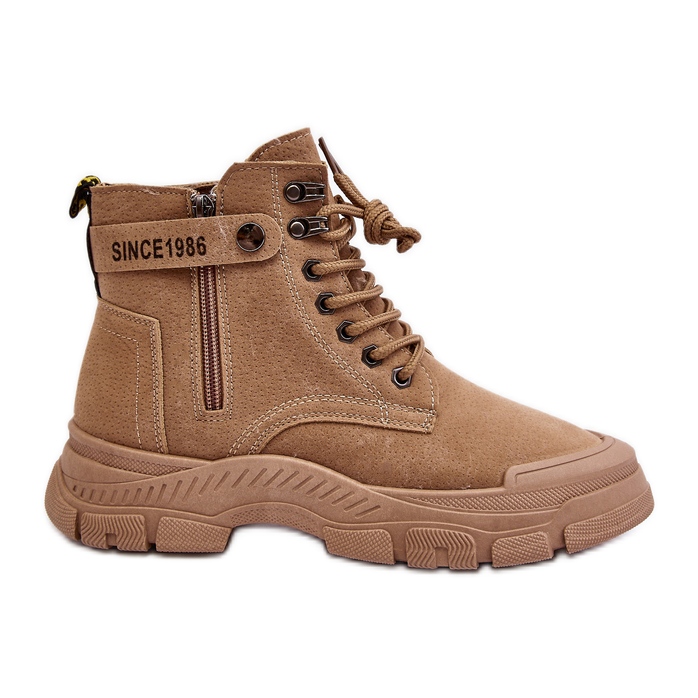 Botins femininos em camurça isolada bege Jailina