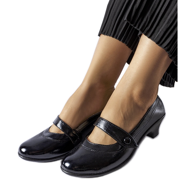 Sapatos Simi pretos de salto baixo