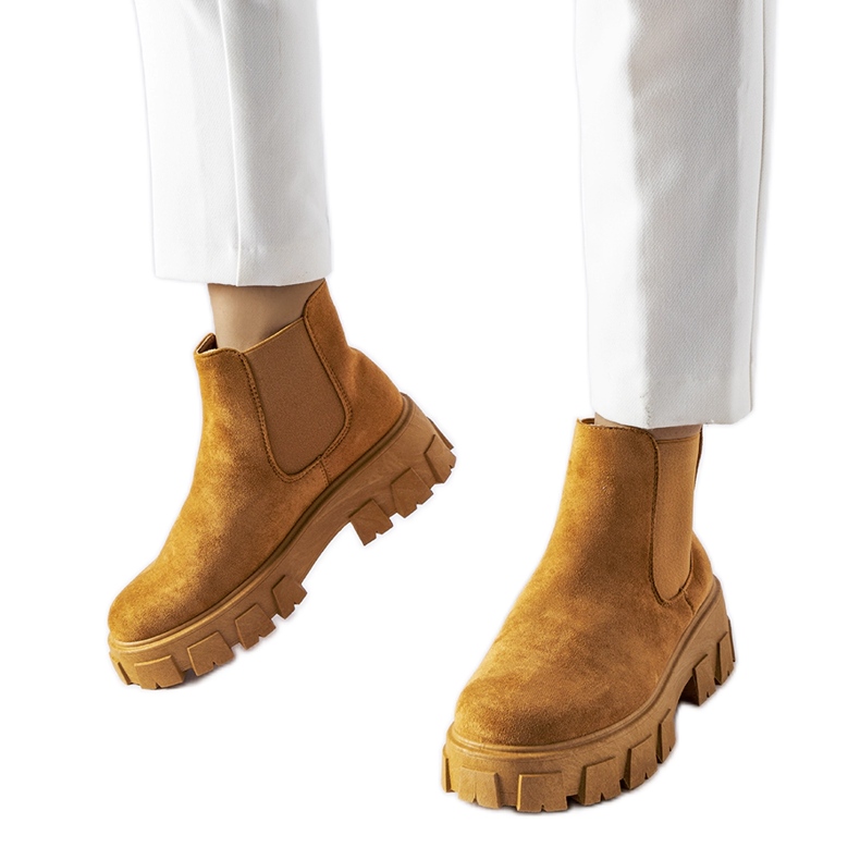 Botins femininos castanhos claros da Mooca Botins femininos castanhos claros da Mooca