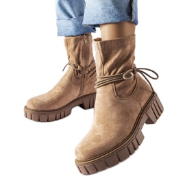 Botins bege com gravata Averardo