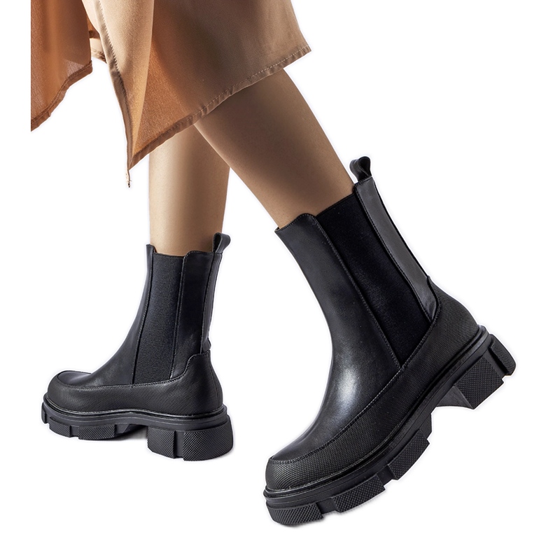 Botins pretos com parte superior elástica da Faisal
