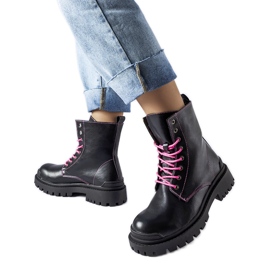 Inna Botas pretas com fio Oberto rosa decorativo preto Inna Botas pretas com fio Oberto rosa decorativo preto