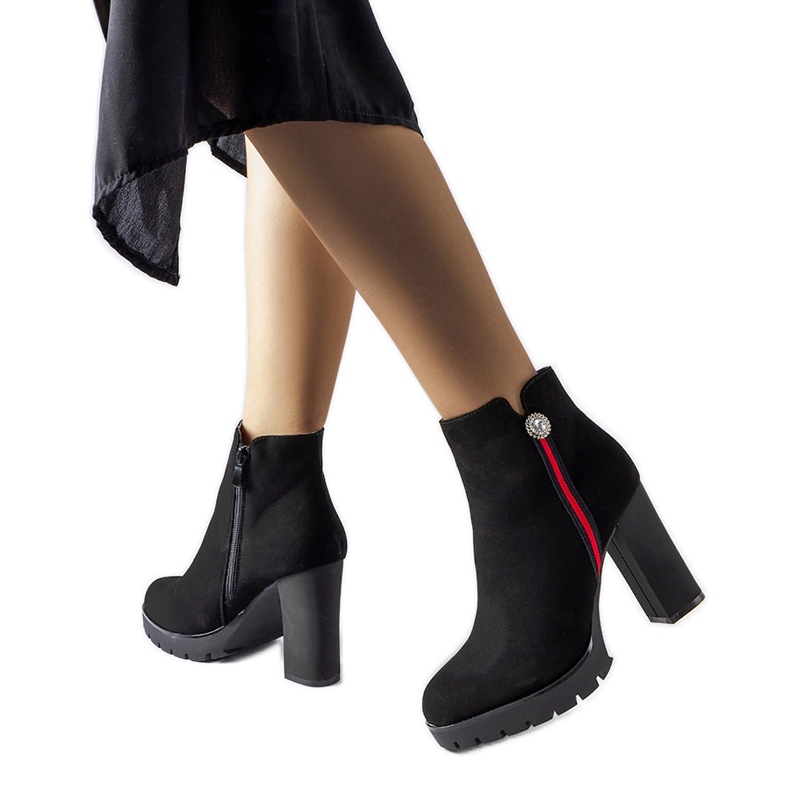 Botins de cetim preto da Rogeno