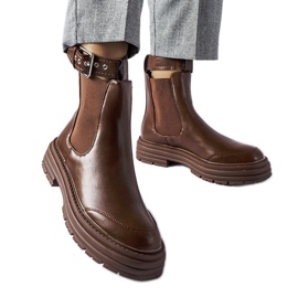 Botas marrons com fecho decorativo da Jonesboro marrom