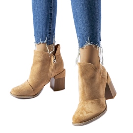 Botins bege com recortes Artemisia
