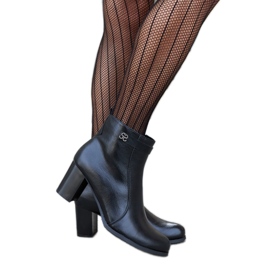 Botins pretos com isolamento e strass Barreto Botins pretos com isolamento e strass Barreto