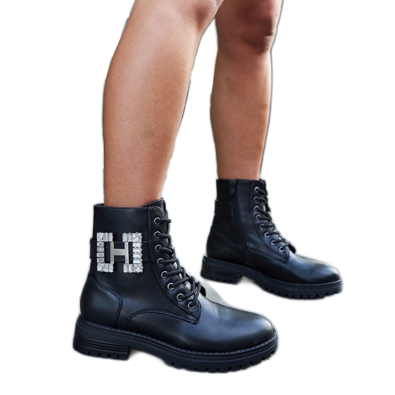 Inna Sapatos de trabalho pretos com zircões Guevara decorativos