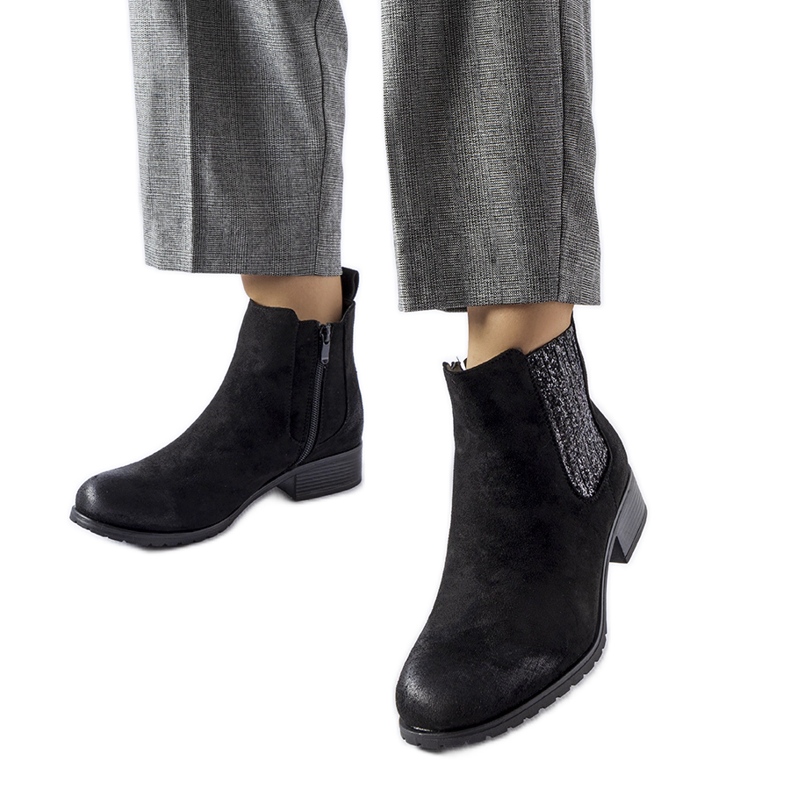 Botins rasos pretos com inserção decorativa Arnoux Botins rasos pretos com inserção decorativa Arnoux