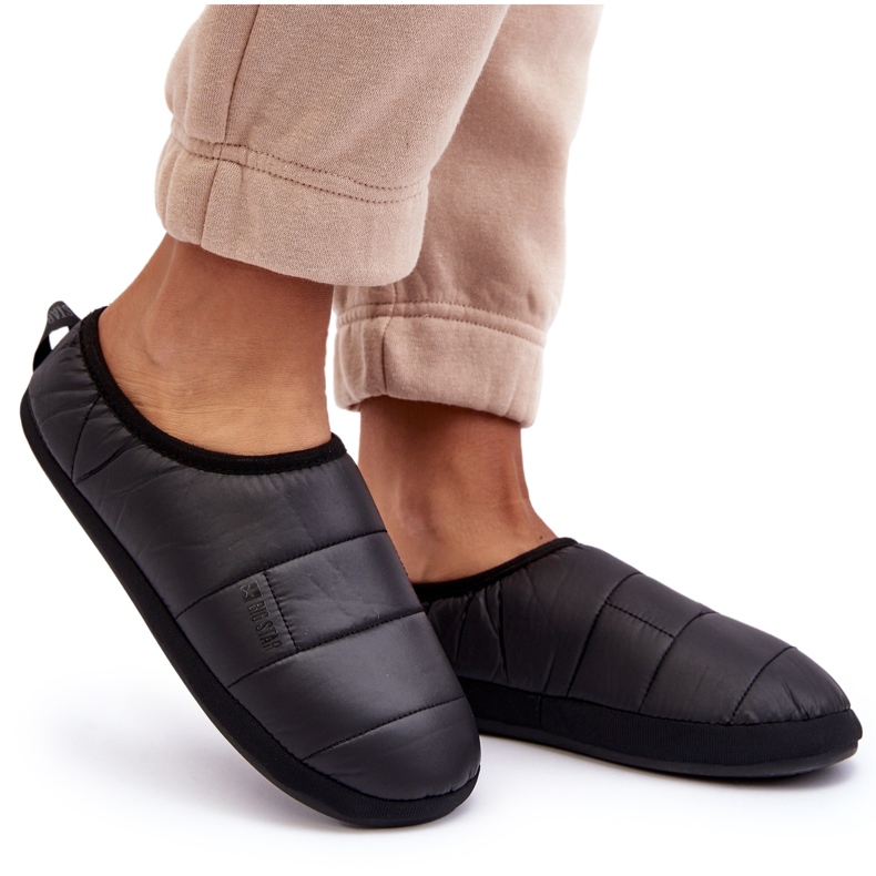 Chinelos isolados femininos pretos Big Star KK274604