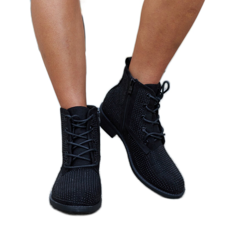 Botins pretos decorados com zircões Melisurgo Botins pretos decorados com zircões Melisurgo