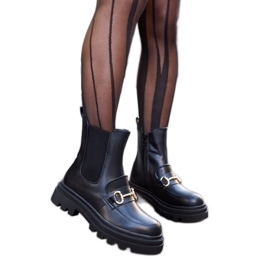 Botins pretos com protetor Sailetto visível