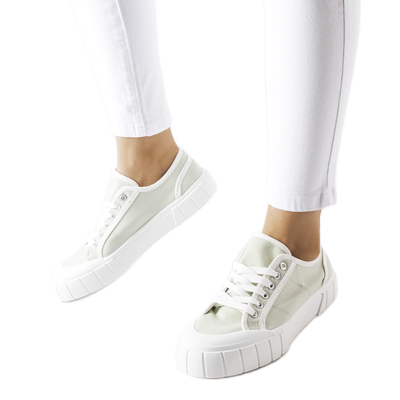 Tênis verdes em plataforma grossa Egidio