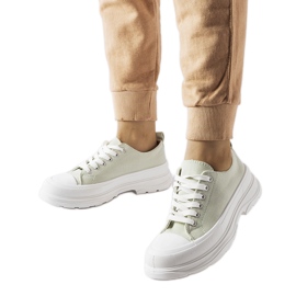 Tênis verde com sola esportiva Bettole