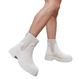 Inna Botins slip-on bege da Adalrico Inna Botins slip-on bege da Adalrico