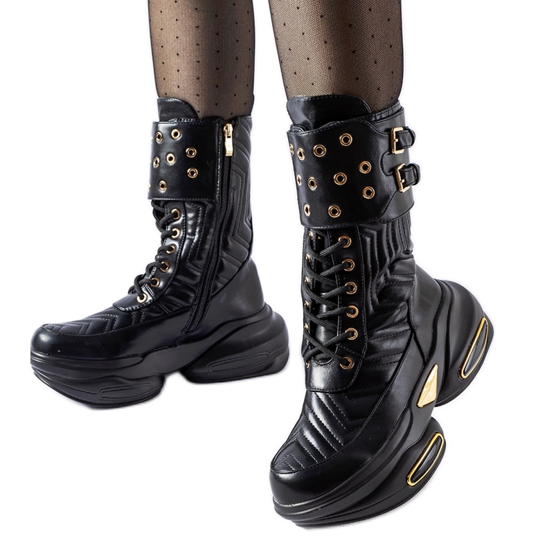 Botins pretos decorados com acolchoado Veronese Botins pretos decorados com acolchoado Veronese