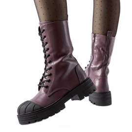 Trabalhadores Cardinale com isolamento roxo