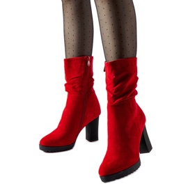 Inna Botins com isolamento vermelho da Vigilio