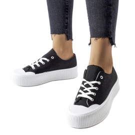 Tênis preto em plataforma Fortunata branca