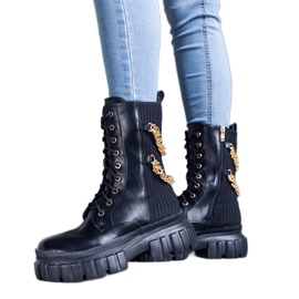 Botas pretas decoradas com correntes Crocemosso preto