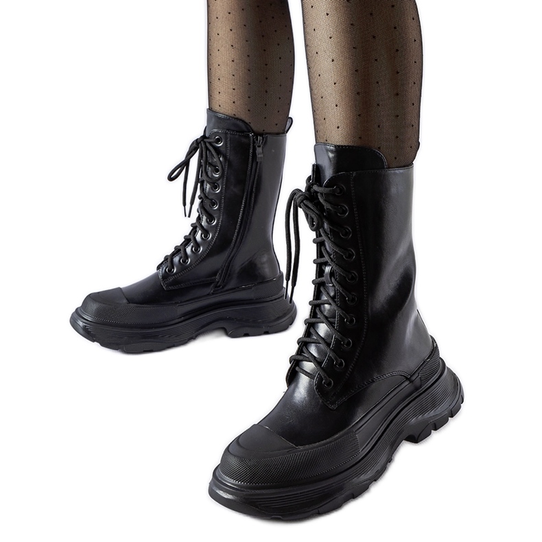 Sapatos de trabalho pretos com sola grossa Crosia preta