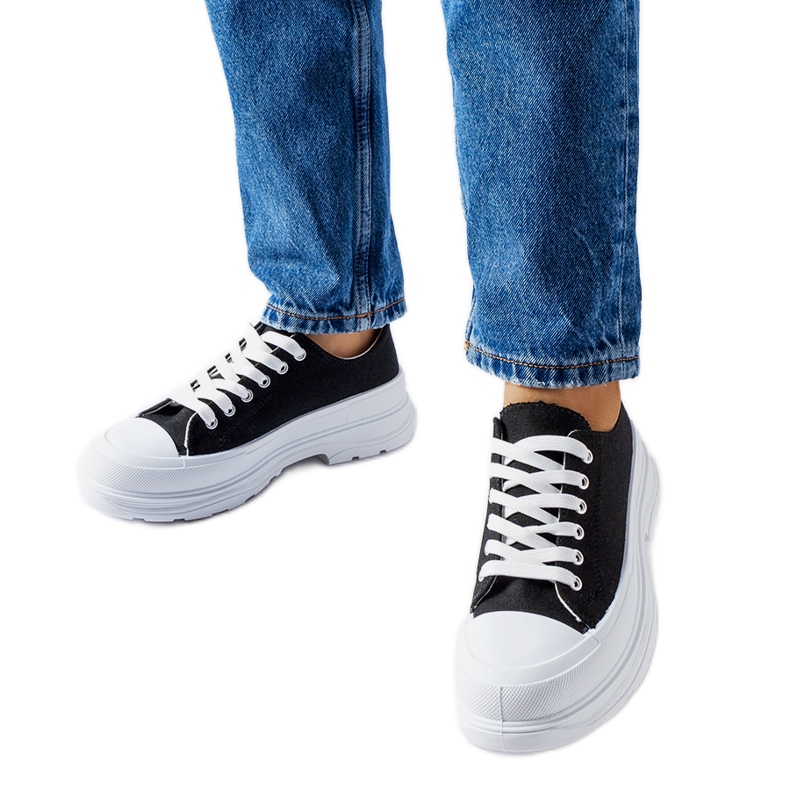 Tênis preto com sola esportiva Bettole