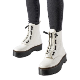 Inna Botins plataforma brancos com relevo Ascea Inna Botins plataforma brancos com relevo Ascea