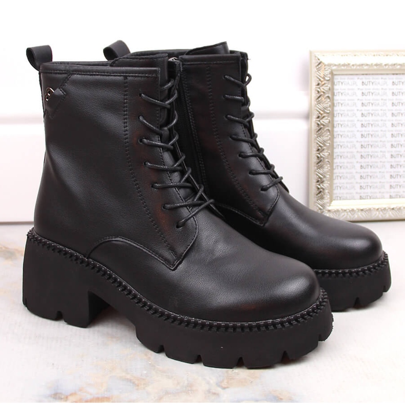 Botas femininas de couro com salto alto e plataforma, isoladas, pretas, T.Sokolski 191 preto