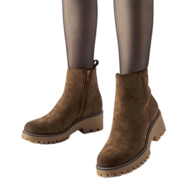 Botins castanhos com isolamento e sola Pieve grossa Botins castanhos com isolamento e sola Pieve grossa