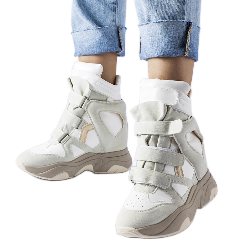 Tênis de cunha branco e menta da Novarese