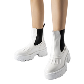 Trabalhadores de Carruba isolados maciços brancos