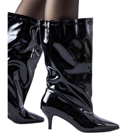 Botas Clinton pretas com salto baixo preto