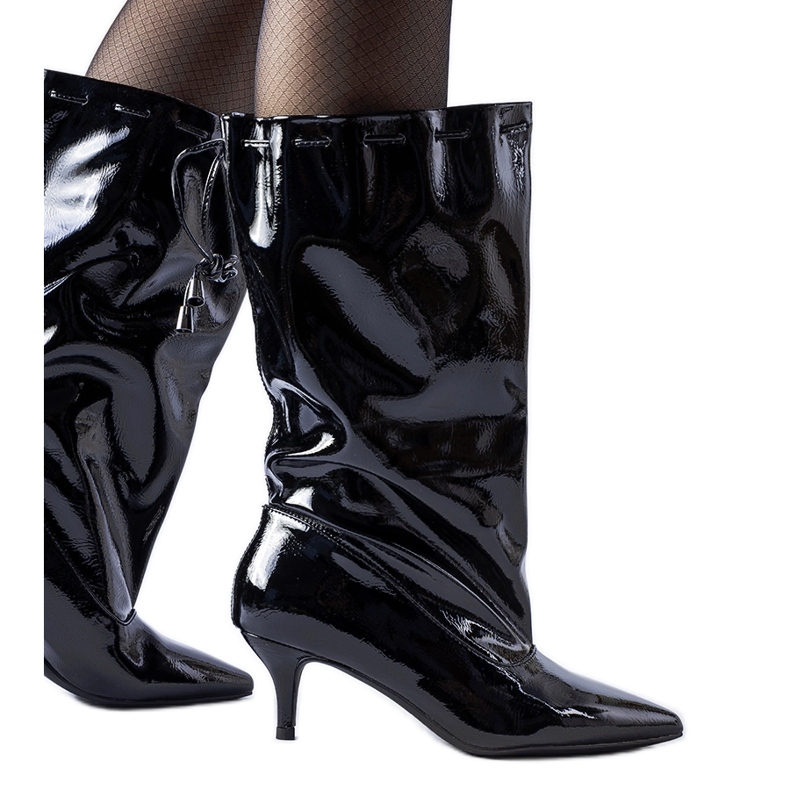 Botas Clinton pretas com salto baixo preto