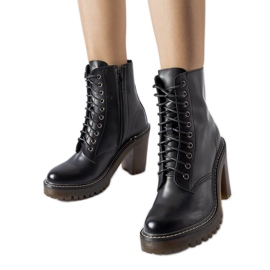 Botins pretos com cadarço Ezio Botins pretos com cadarço Ezio