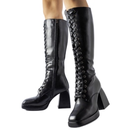 Botas pretas com isolamento e salto enorme Nova preto